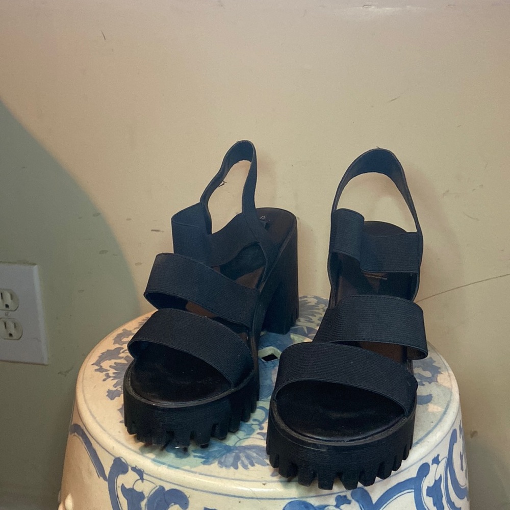 Black platform sandals